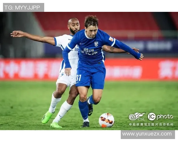 聚焦澳门男足球星成长之路与拼搏精神展现 聚焦澳门男足球星成长之路与拼搏精神展现